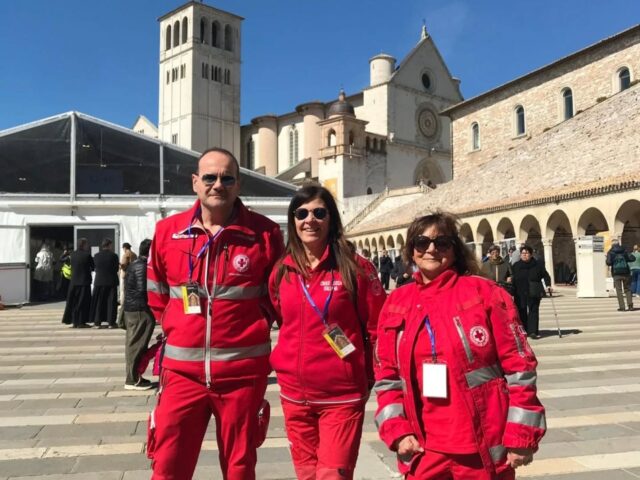 I nostri volontari sempre presenti per garantire assistenza, trasporti sanitari, supporto sociale e sicurezza agli eventi. 🚑✨Per noi, esserci è una scelta che rinnoviamo ogni giorno con passione, orgoglio e positività.
Siamo sempre qui, al vostro fianco, con la stessa energia e il sorriso di sempre. 🤝
#CroceRossa #crocerossaitaliana #criumbria #cricittadicastello #unitaliacheaiuta